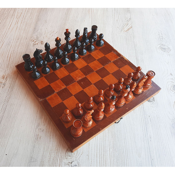 small_chess_set_1955.9.jpg