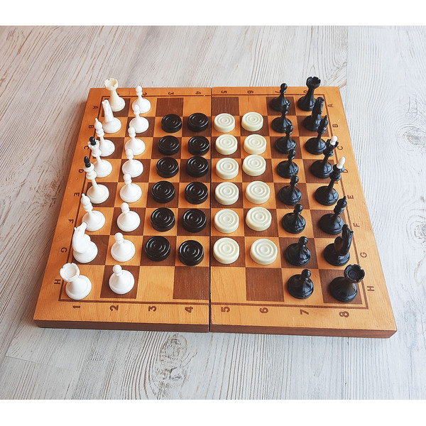 chess_checkers_plastic9.jpg