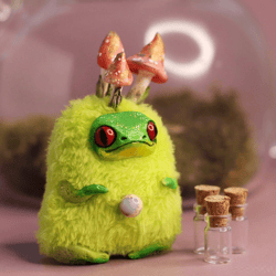 Art doll collectible frog and mushroom toy handmade fluffy cute doll craft toad miniature toy green frog