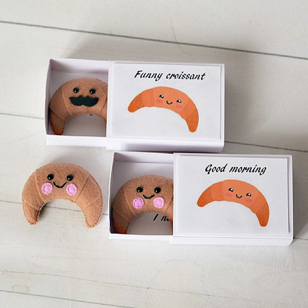 funny-croissant-cute-surprise-love-gift-for-him-pocket-hug-in-a-box-boyfriend-gift-girlfriend-gift-small-gift-for-husband-for-wife (2).jpeg