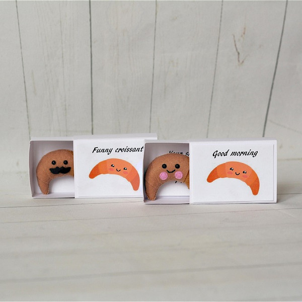 funny-croissant-cute-surprise-love-gift-for-him-pocket-hug-in-a-box-boyfriend-gift-girlfriend-gift-small-gift-for-husband-for-wife (3).jpeg