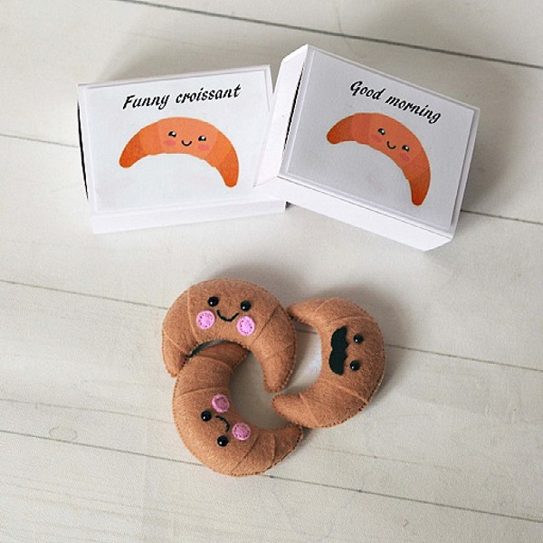funny-croissant-cute-surprise-love-gift-for-him-pocket-hug-in-a-box-boyfriend-gift-girlfriend-gift-small-gift-for-husband-for-wife (4).jpeg