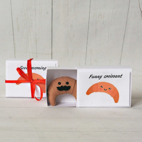 funny-croissant-cute-surprise-love-gift-for-him-pocket-hug-in-a-box-boyfriend-gift-girlfriend-gift-small-gift-for-husband-for-wife (10).jpeg