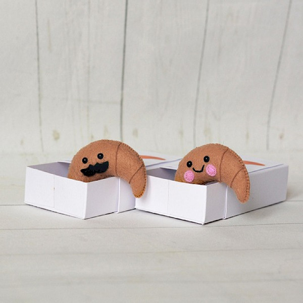 funny-croissant-cute-surprise-love-gift-for-him-pocket-hug-in-a-box-boyfriend-gift-girlfriend-gift-small-gift-for-husband-for-wife (11).jpeg