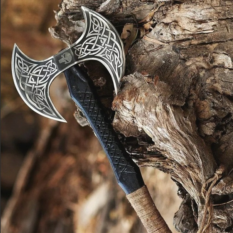hand-forged-steel-axe-for-hunting.jpeg