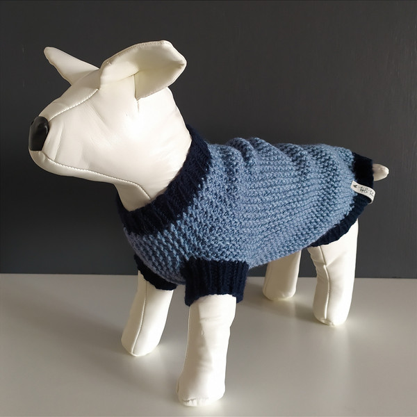 Knitted-handmade-warm-dog-sweater-2