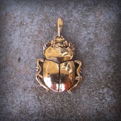 scarab beetle handmade necklace pendant,scarab beetle bronze charm,scarab beetle jewellery,egyptian symbol charm
