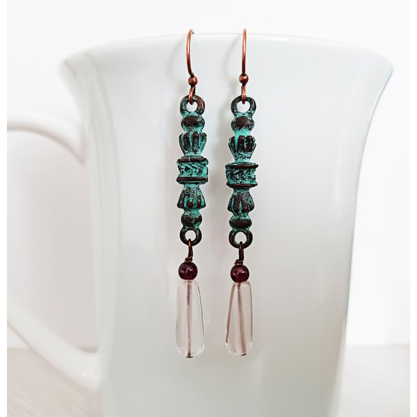 Boho Shabby chic Vintage style and natural copper earrings Textured patinated with a Quartz and garnet beads