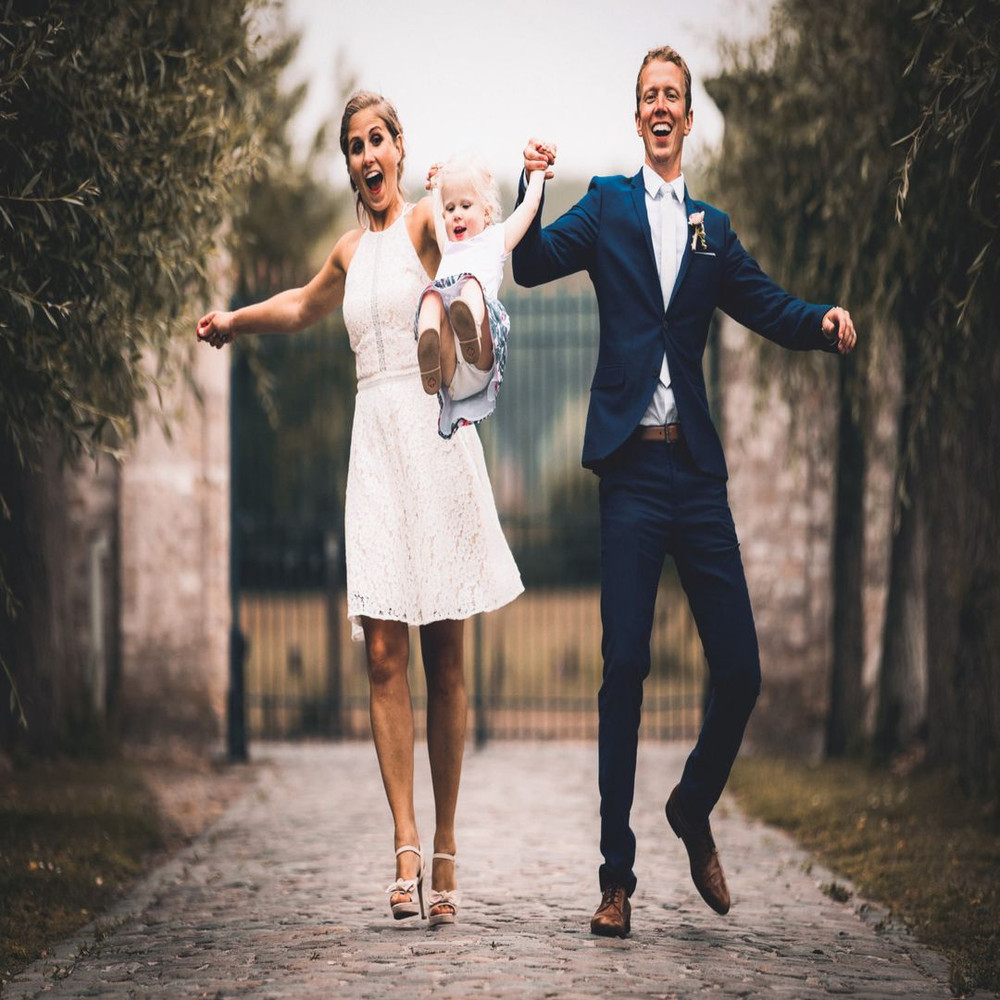1080x1080 size miguel-teirlinck-2iRf5THsoVo-unsplash-1594x1062.jpg