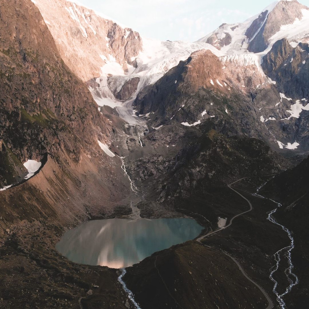 1080x1080 size video-2.00_00_00_00.Quadro001-1594x1062.jpg