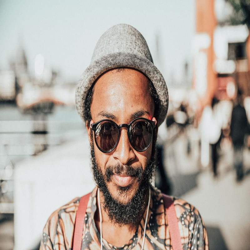 1080x1080 size man_in_shades_604890-1594x1062.jpg