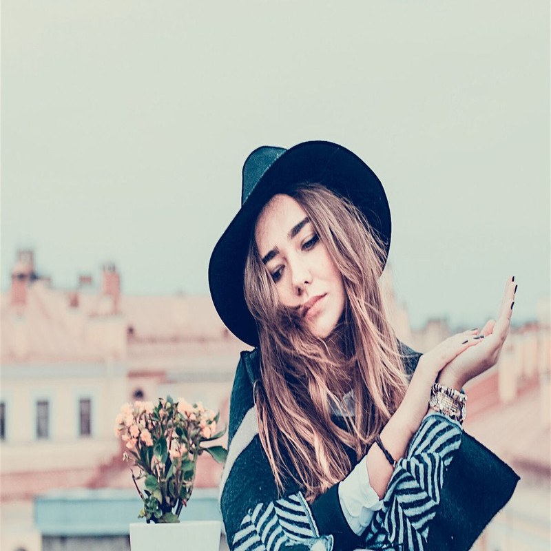 1080x1080 size daria-litvinova-UMe87yYt2JU-unsplash-1536x1062.jpg