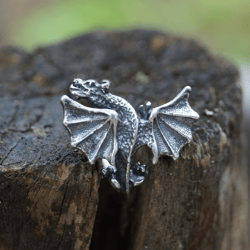 The Dragon. Silver ring. Adjustable size.