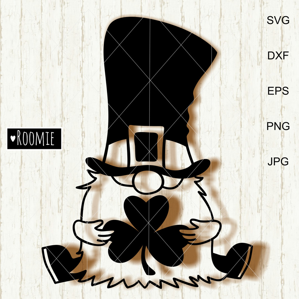 St Patricks Day Gnome with clover.jpg