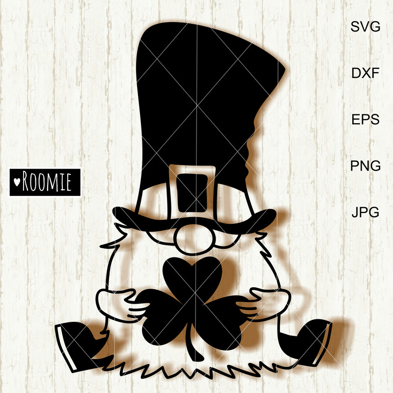 St Patricks Day Gnome with clover.jpg