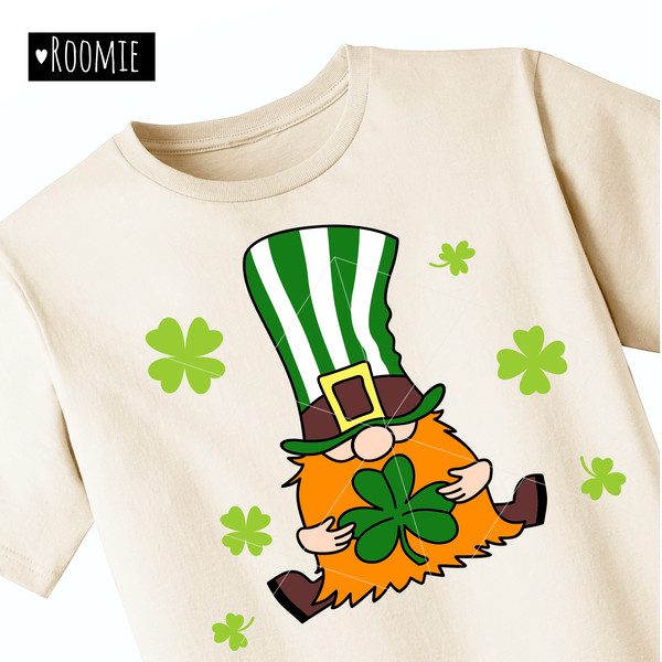 St Patricks Day Irish Gnome with clover shirt design.jpg