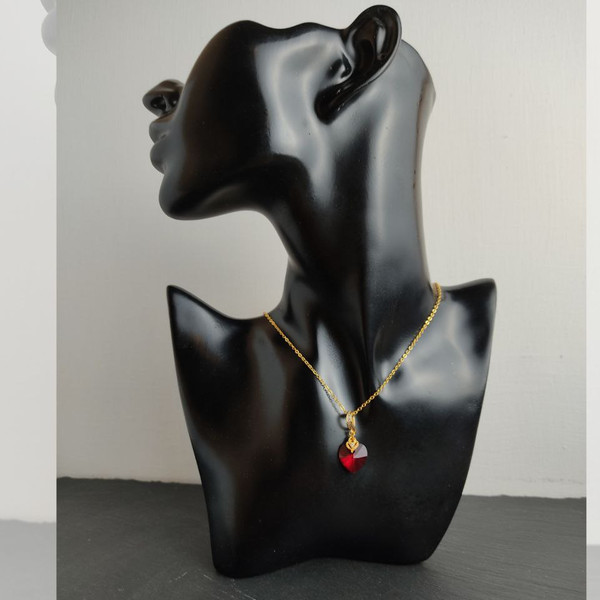 red heart pendant choker necklace.jpg