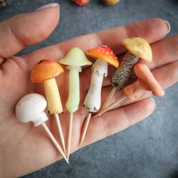 Mushrooms terrarium kit 6pcs, Magic merry miniature mushroom, funny plant stakes