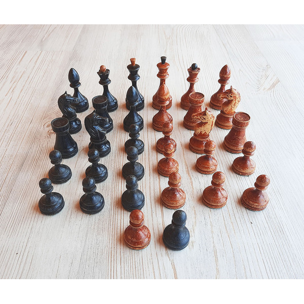 red_black_chess_small5.jpg