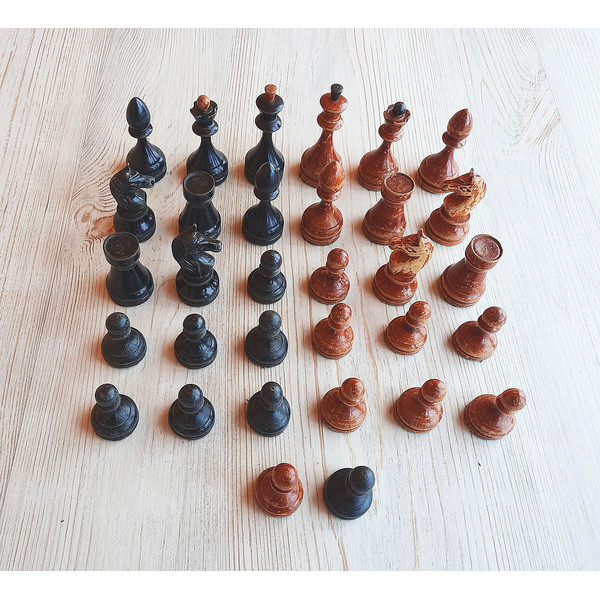 red_black_chess_small6.jpg