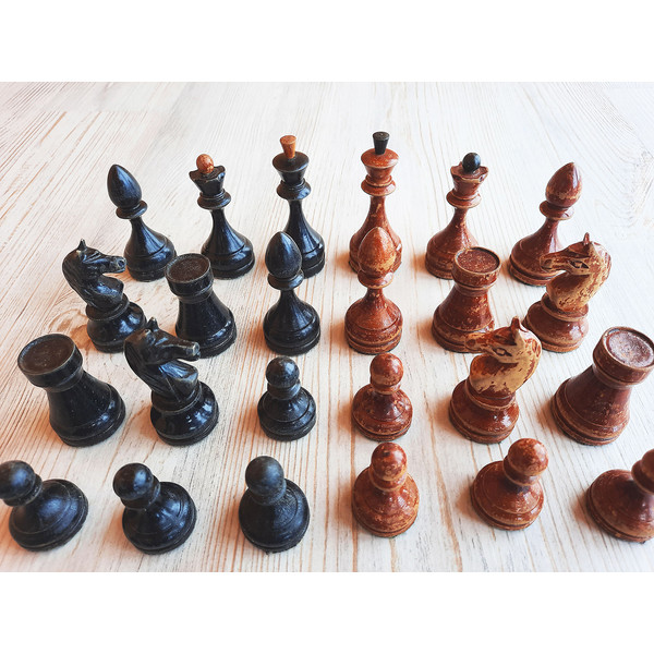 red_black_chess_small8.jpg