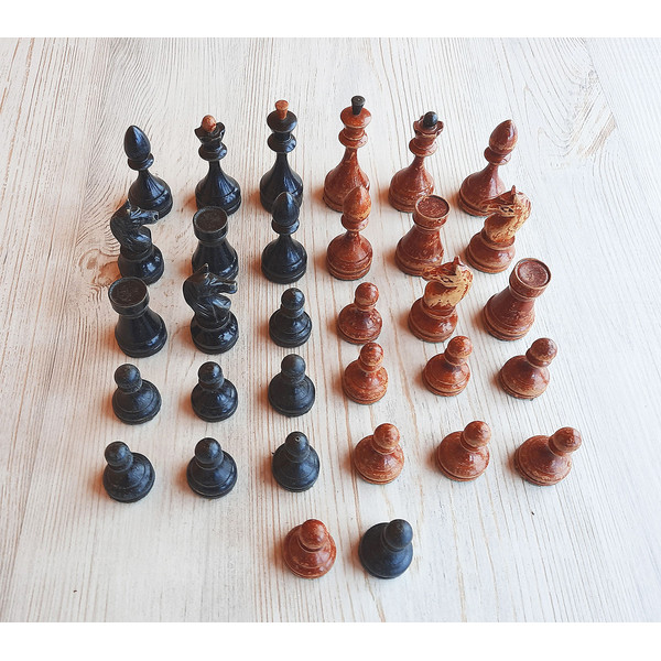red_black_chess_small9.jpg