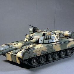 Pro Built Model Russian battle tank T-80UDK (command), 1/35 scale