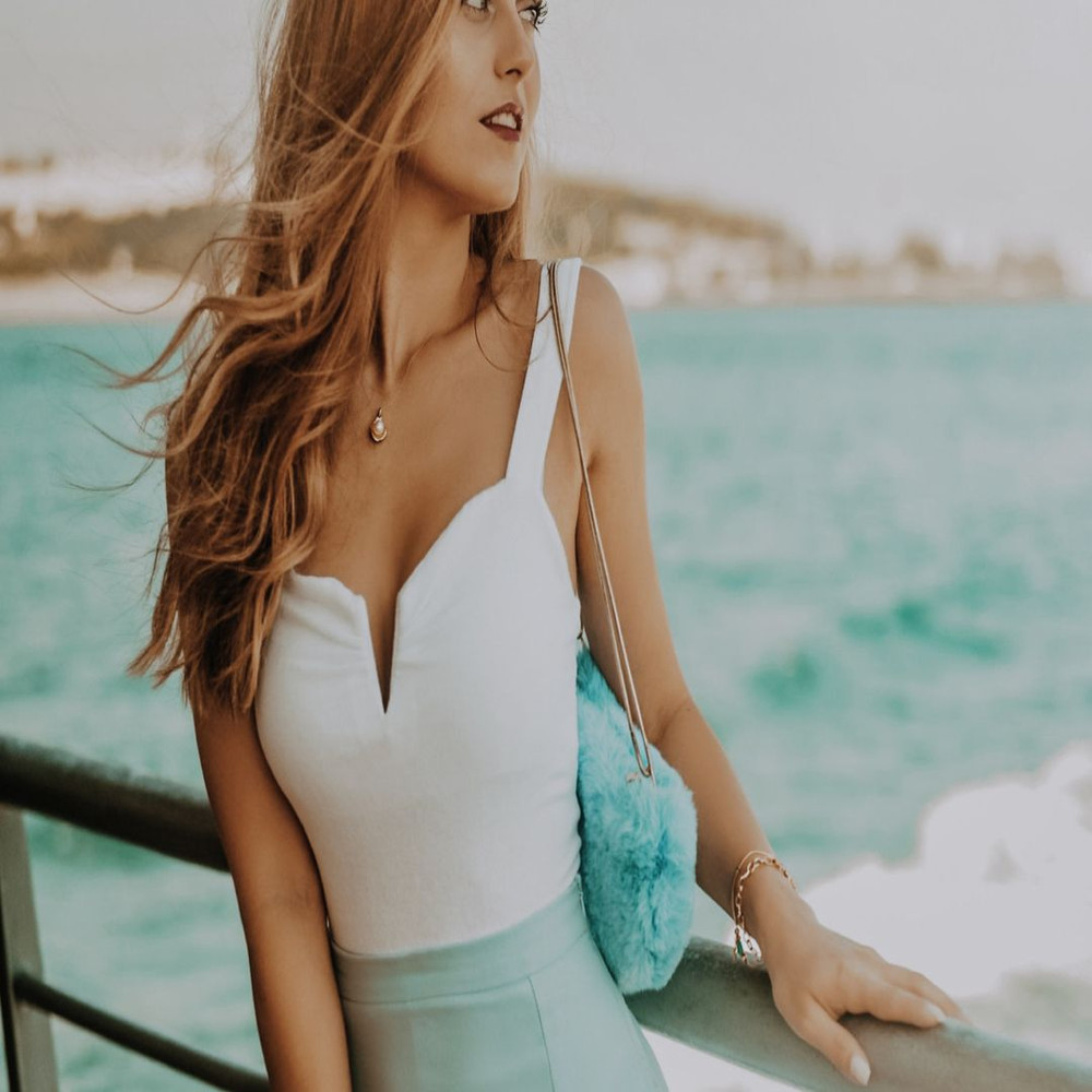 1080x1080 size pexels-sule-makaroglu-3087897-1-1594x1062.jpg