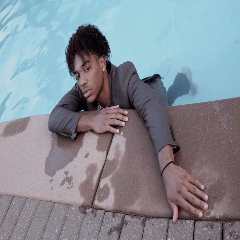 1080x1080 size fbion.com-1606899741419.00_00_03_07.Quadro001-1594x1062.jpg