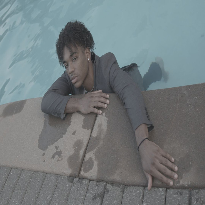 1080x1080 size fbion.com-1606899741419.00_00_03_07.Quadro002-1594x1062.jpg