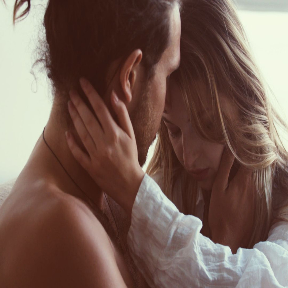 1080x1080 size couple-has-intimate-moment-of-silence-convert-video-online.com_.00_00_27_12.Quadro001-1594x1062.jpg