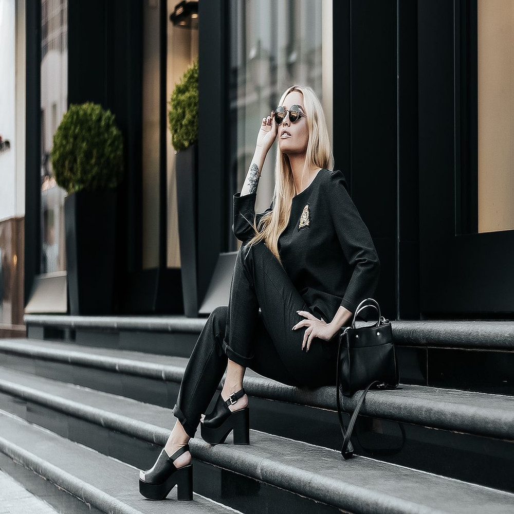 1080x1080 size fashion-2762865_1920.jpg