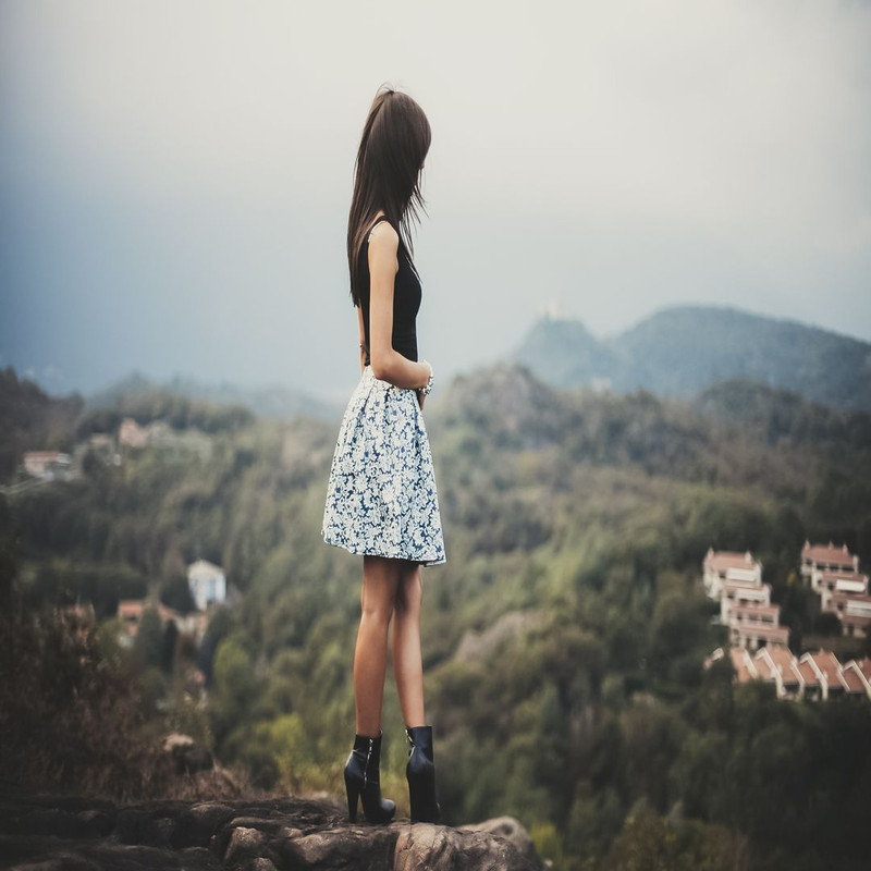 1080x1080 size model-993907_1920-2.jpg