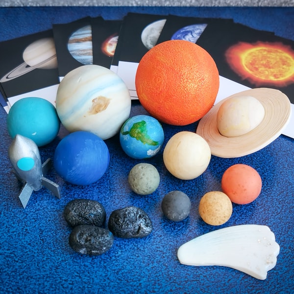 Solar system model with cards & box, miniature planets - Inspire Uplift