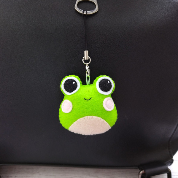 Frog-bag-zipper-charm