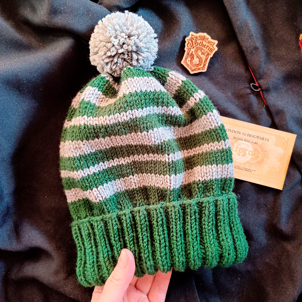 Slytherin pompom hat handknit women hat Slytherin hat Warm hats Winter hat Griffindor hat Women hats