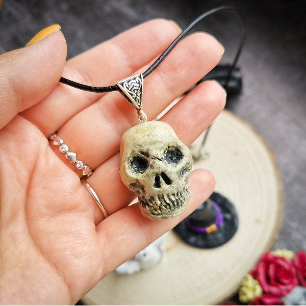 skull jewelry.jpg