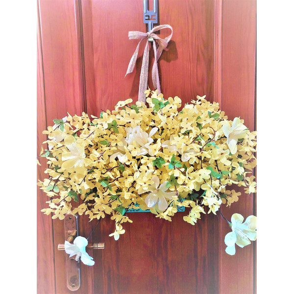 spring-forsythia-door-hanger-wreath.jpg