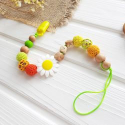 Wood pacifier clip with name for girl personalised camomile - binky clip flower - dummy clip yellow - Schnullerkette
