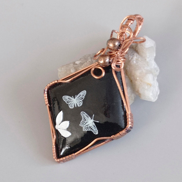 butterfly pendant painted stone4.jpg