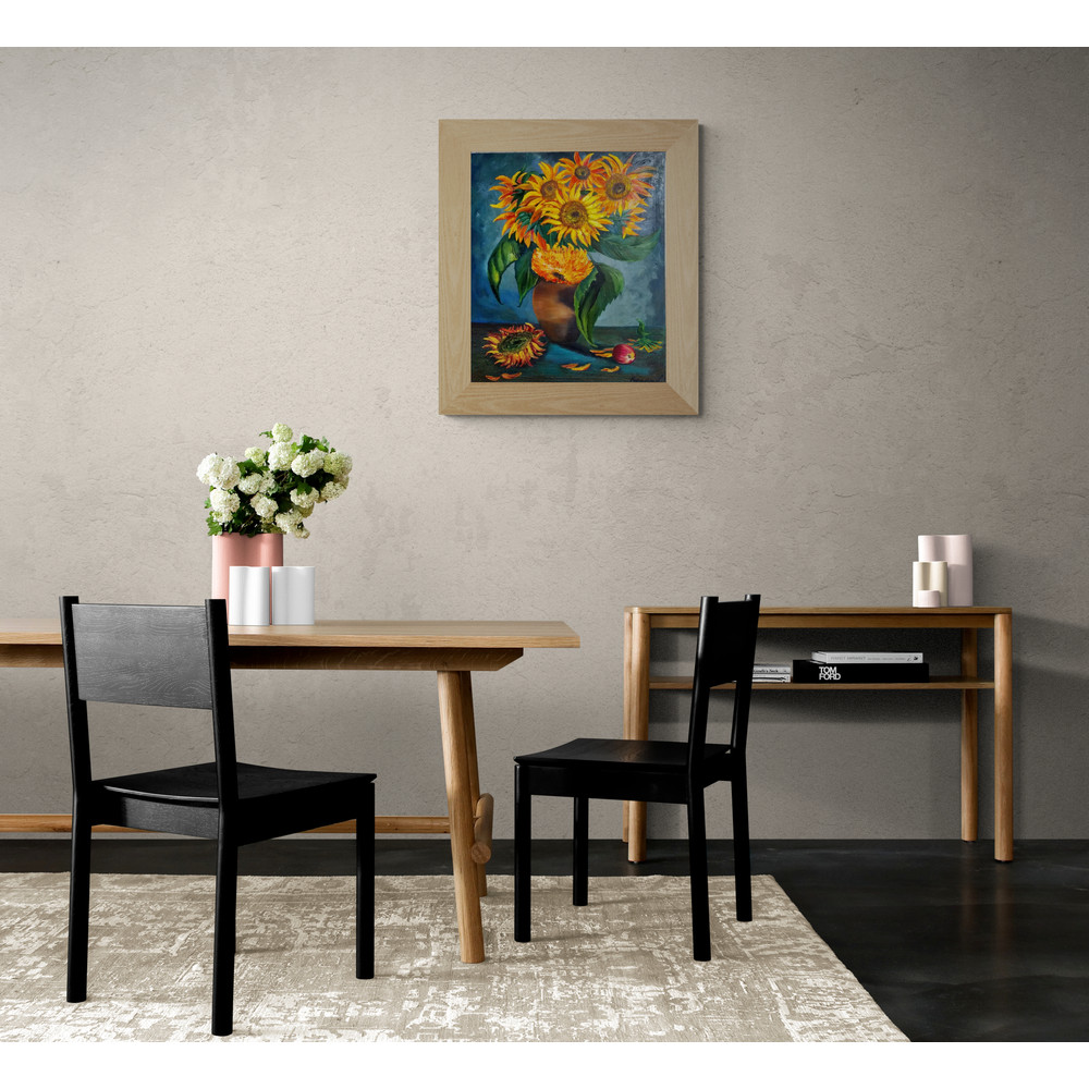 Dining_area_with_wooden_furniture.jpg