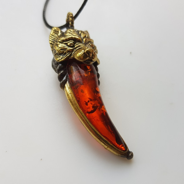 Wolf Fang Necklace Jewelry Red Gold Pendant Halloween Jewelry Animal Necklace Amber Amulet Pendant jewelry.jpg