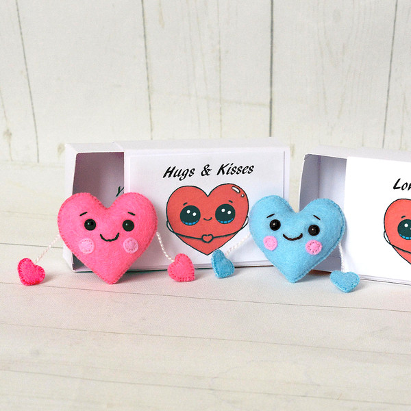 red-heart-plush-heart-pocket-hug-gift-with-personal-message-romantic-love-card-matchbox-love-heart-send-a-hug-gift (2).jpeg