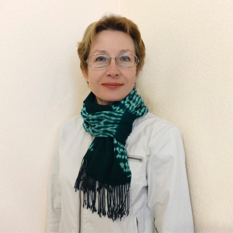 shibori green wool scarf 3sq.jpg