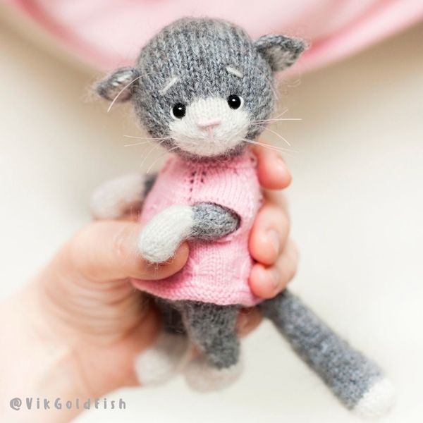 Knitted kitty pattern