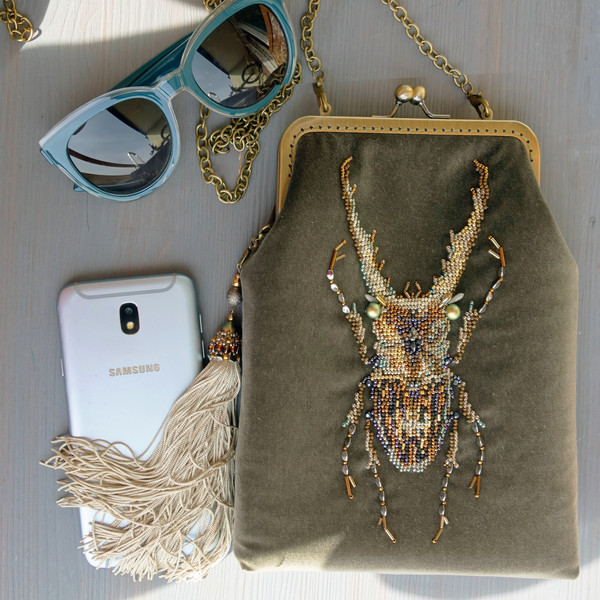Stag beetle beads embroidery velvet mini bag.jpg