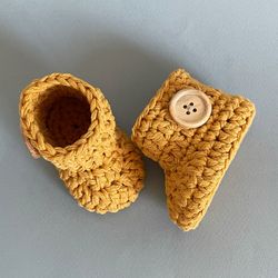 Cute baby shoes crochet pattern for beginners, newborn baby booties, baby shower gift idea, baby announcement gift