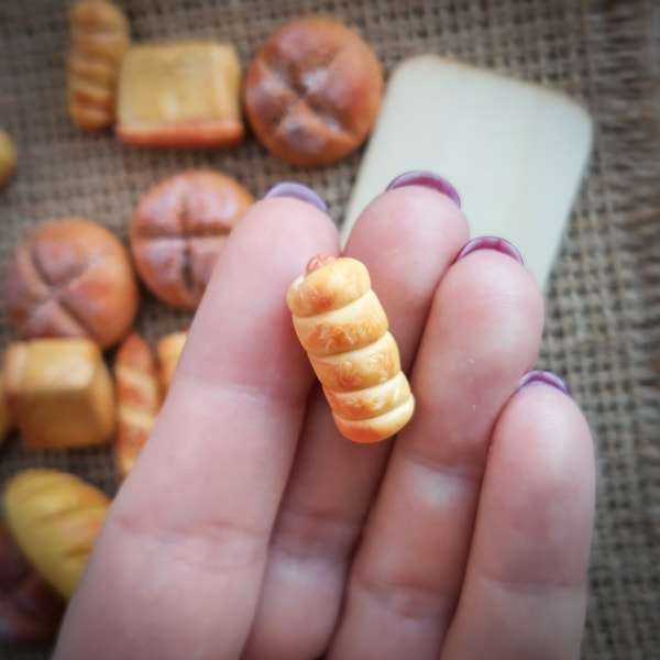 Miniature bread 1/6: dollhouse bakery food, barbie dollhouse - Inspire ...