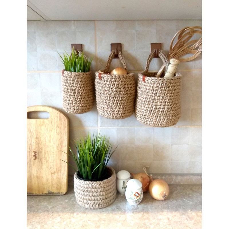 hanging crochet basket 12.jpg