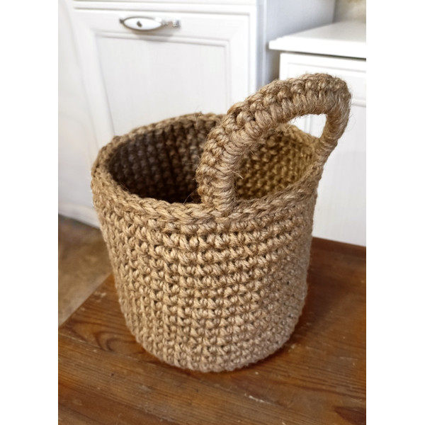 hanging crochet basket 13.jpg